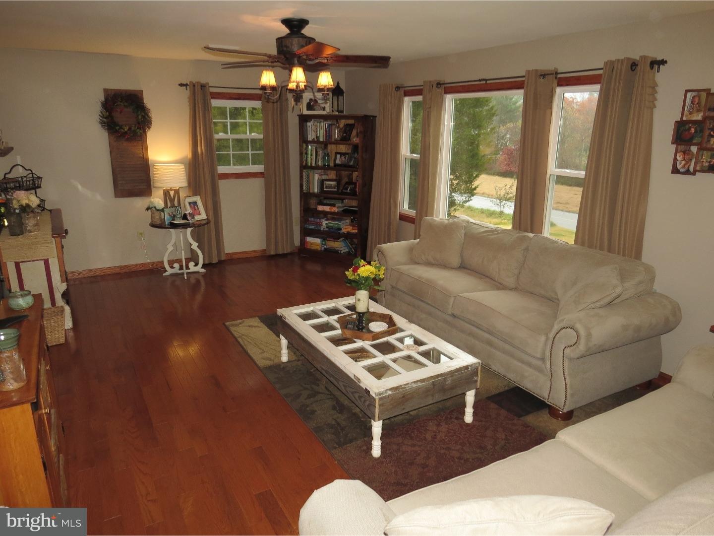 32 Long Stretch Road Pine Grove, PA 17963 - Photo 3 of 25 Living Room