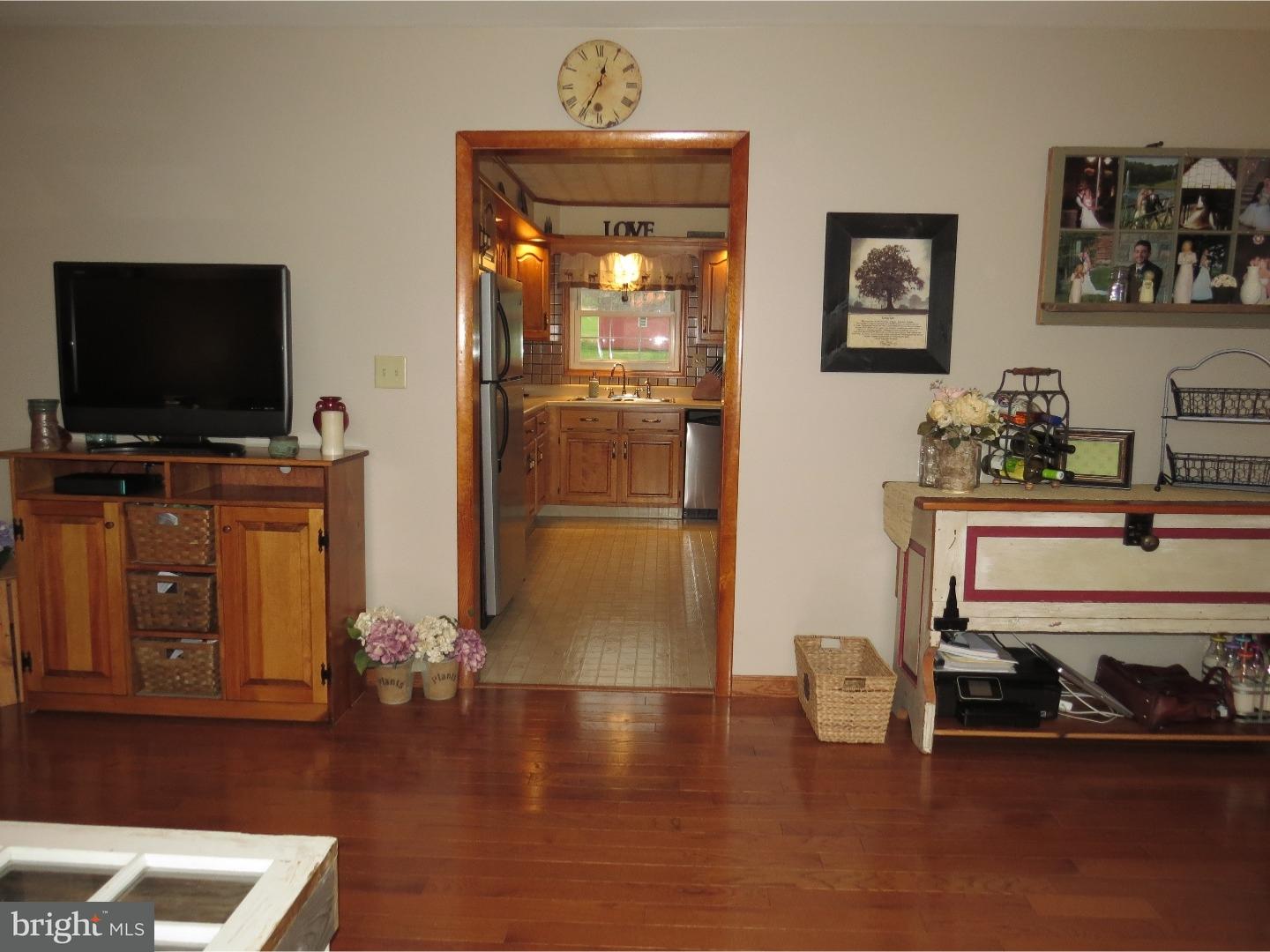 32 Long Stretch Road Pine Grove, PA 17963 - Photo 5 of 25 Living Room