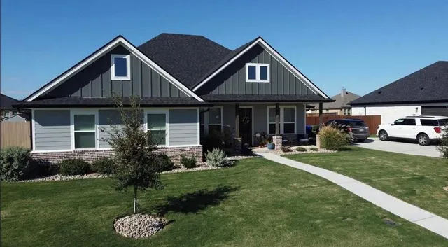 $574,999 | 10116 T T Bury Lane, Waco, TX 76708