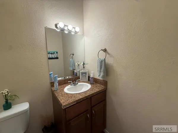 $195,000 | 1780 Whispering Pines Drive, Idaho Falls, ID 83401