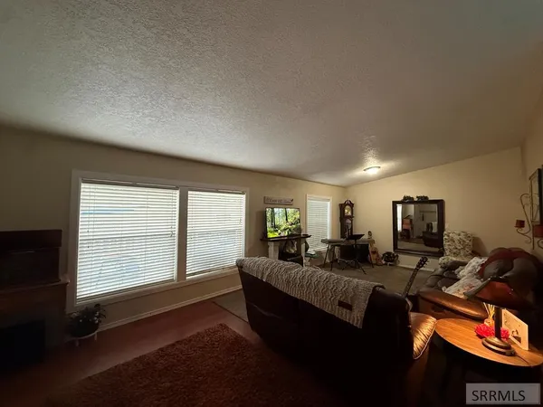 $195,000 | 1780 Whispering Pines Drive, Idaho Falls, ID 83401