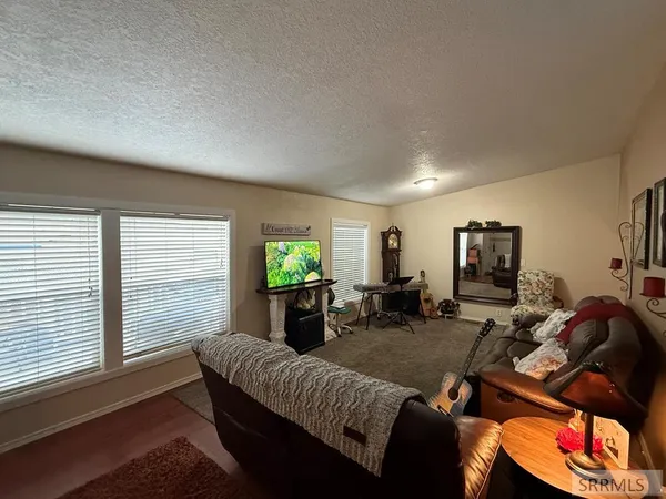 $195,000 | 1780 Whispering Pines Drive, Idaho Falls, ID 83401