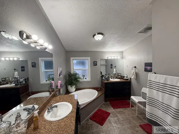 $195,000 | 1780 Whispering Pines Drive, Idaho Falls, ID 83401