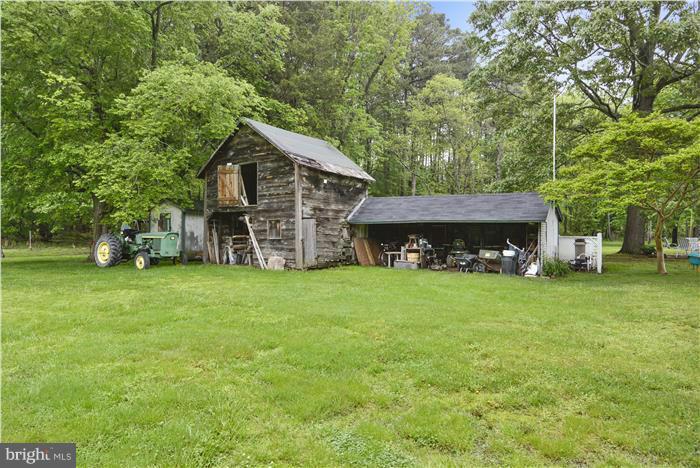 7822 Cooper Point Road Bozman, MD 21612 - Photo 22 of 30 Historic barn, run-in shed