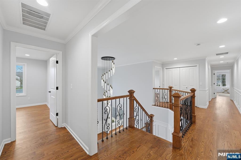 188 Edwards Road Parsippany, NJ 07054 - Photo 21 of 41 a view of a hallway with seating area