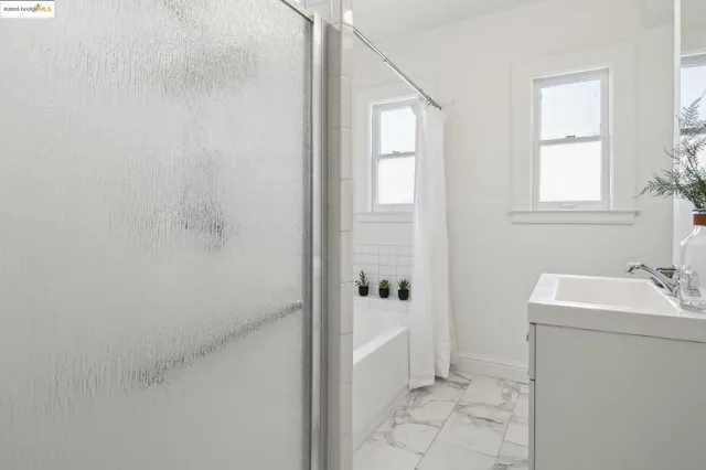 $1,220,000 | 2900 Sheffield Avenue, Oakland, CA 94602