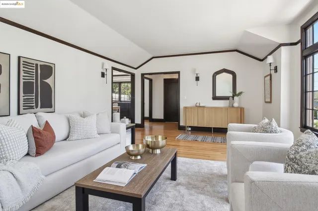 $1,220,000 | 2900 Sheffield Avenue, Oakland, CA 94602