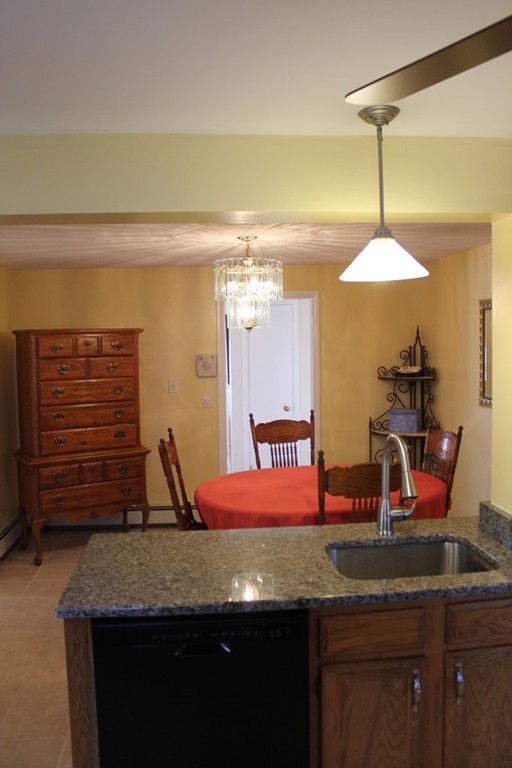 76 Brittany Road Springfield, MA 01151 - Photo 5 of 30