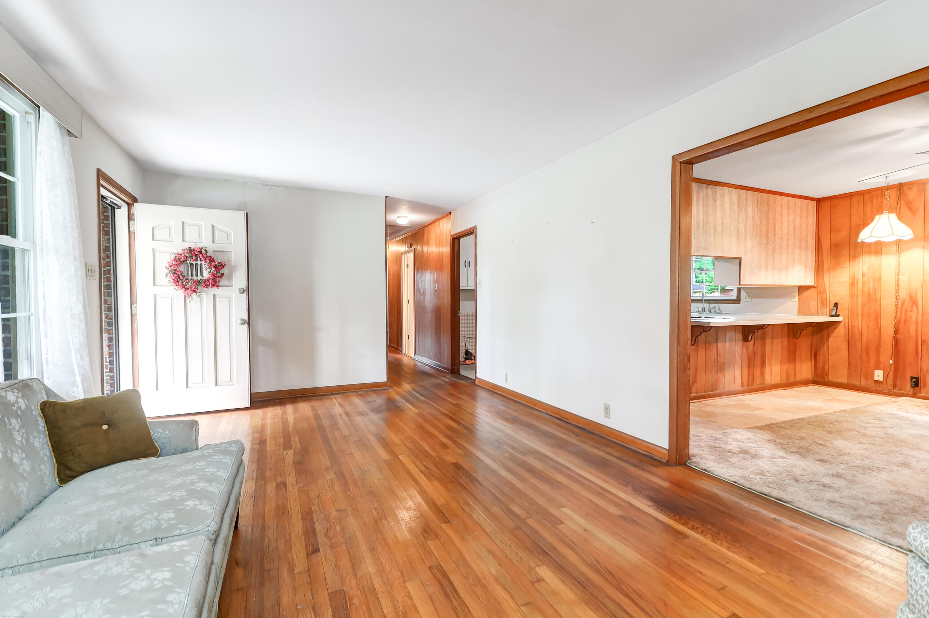 2016 Dogwood Road Charleston, SC 29414 - Photo 4 of 29 Front Room