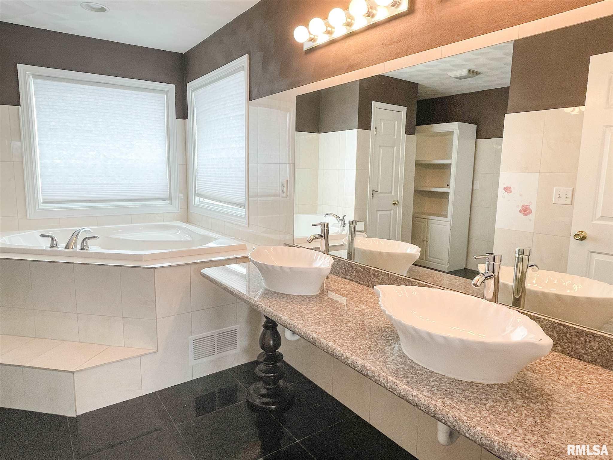 1801 Remington Road Pekin, IL 61554 - Photo 23 of 50 Gallery Image 23