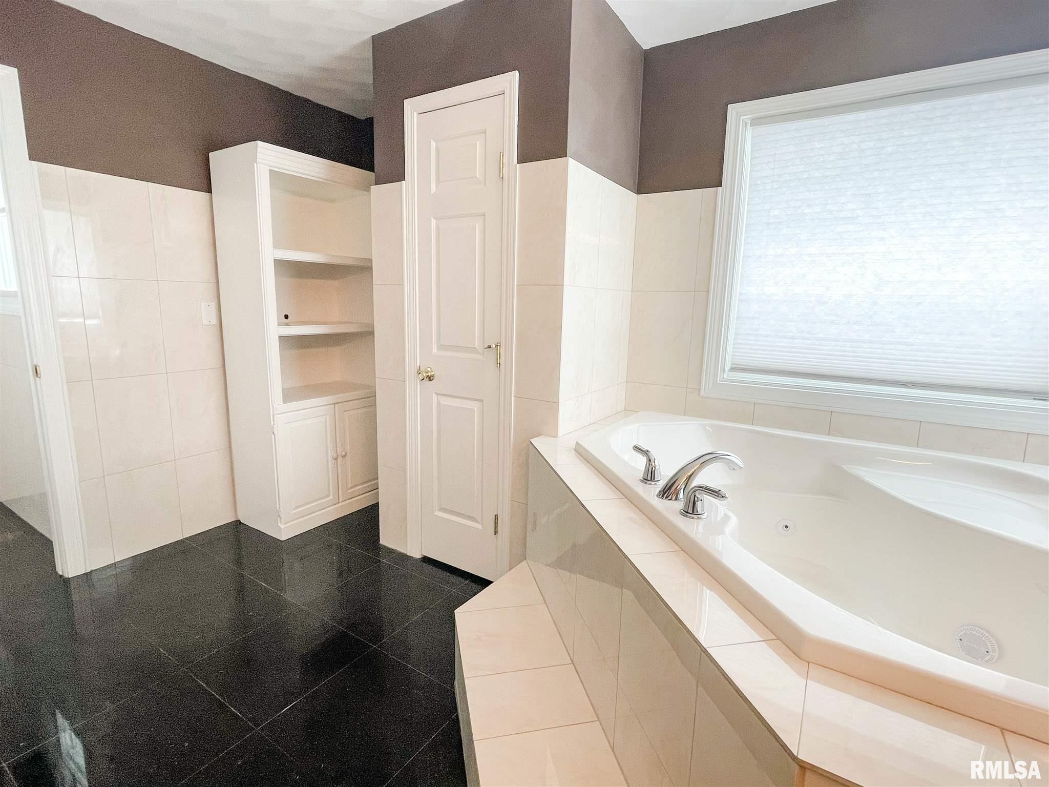 1801 Remington Road Pekin, IL 61554 - Photo 24 of 50 Gallery Image 24