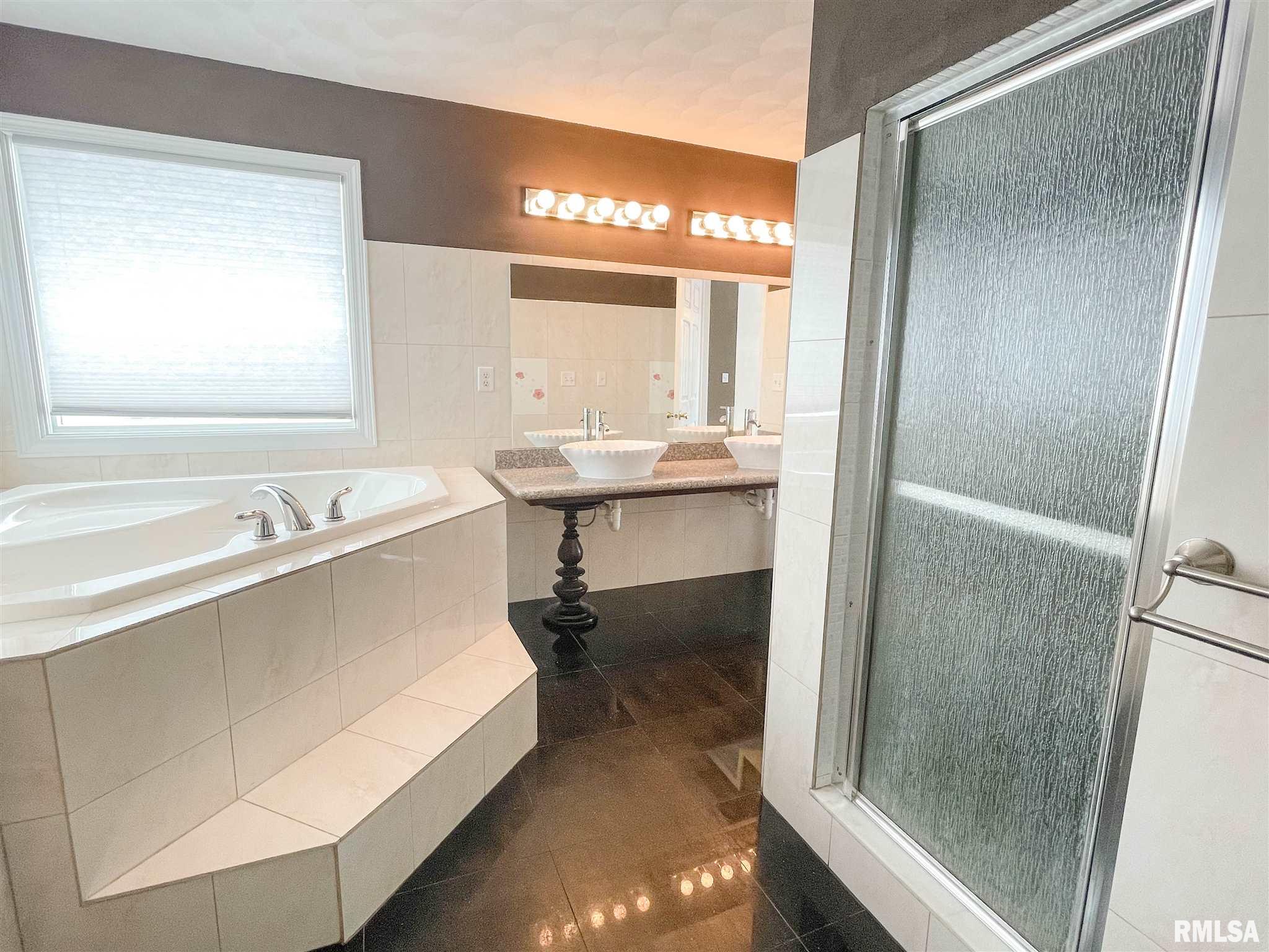 1801 Remington Road Pekin, IL 61554 - Photo 25 of 50 Gallery Image 25