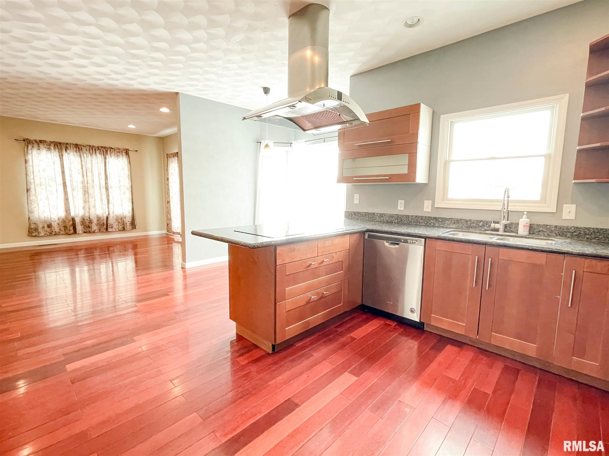1801 Remington Road Pekin, IL 61554 - Photo 10 of 50 Gallery Image 10