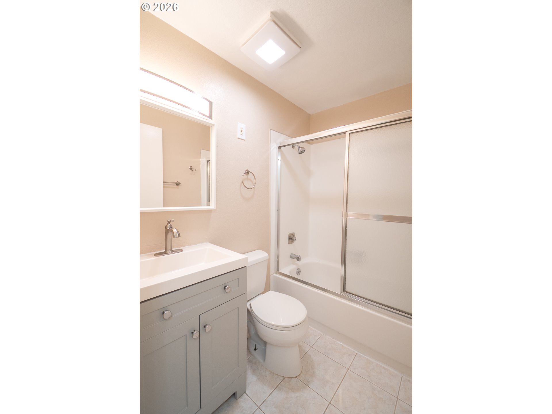 14095 Southwest Walker Road, Unit 71 Beaverton, OR 97005 - Photo 13 of 26 Bathroom