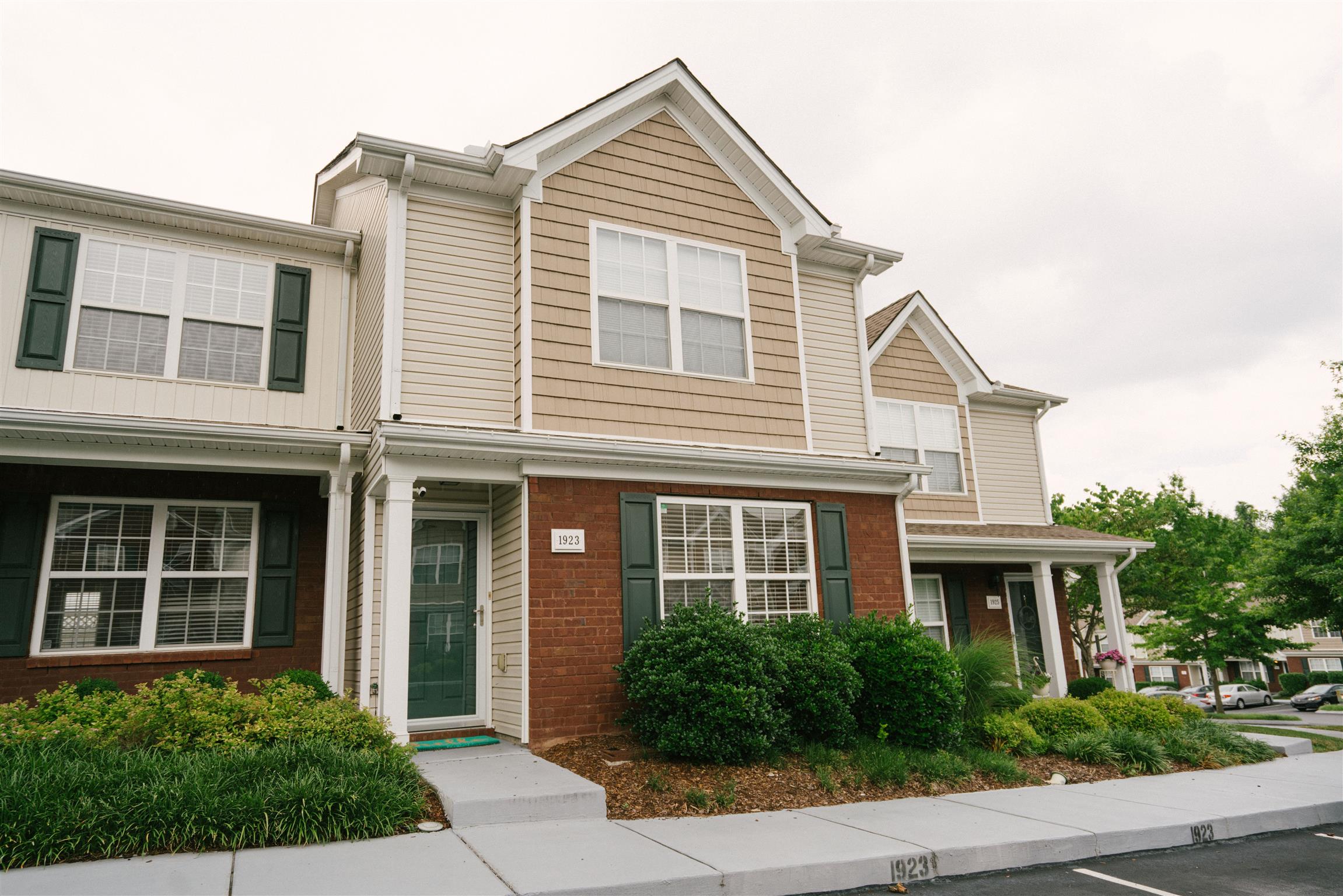 Welcome to 1923 Shaylin Loop