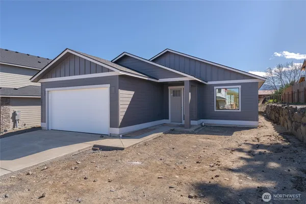 $512,400 | 562 South Oasis Loop, East Wenatchee, WA 98802