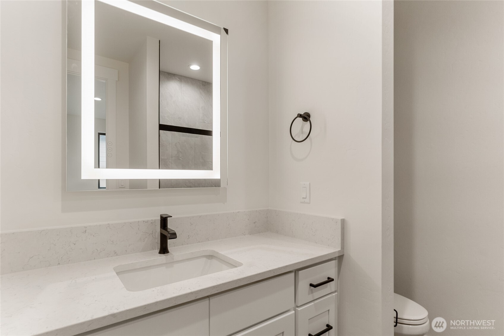 562 South Oasis Loop East Wenatchee, WA 98802 - Photo 12 of 25