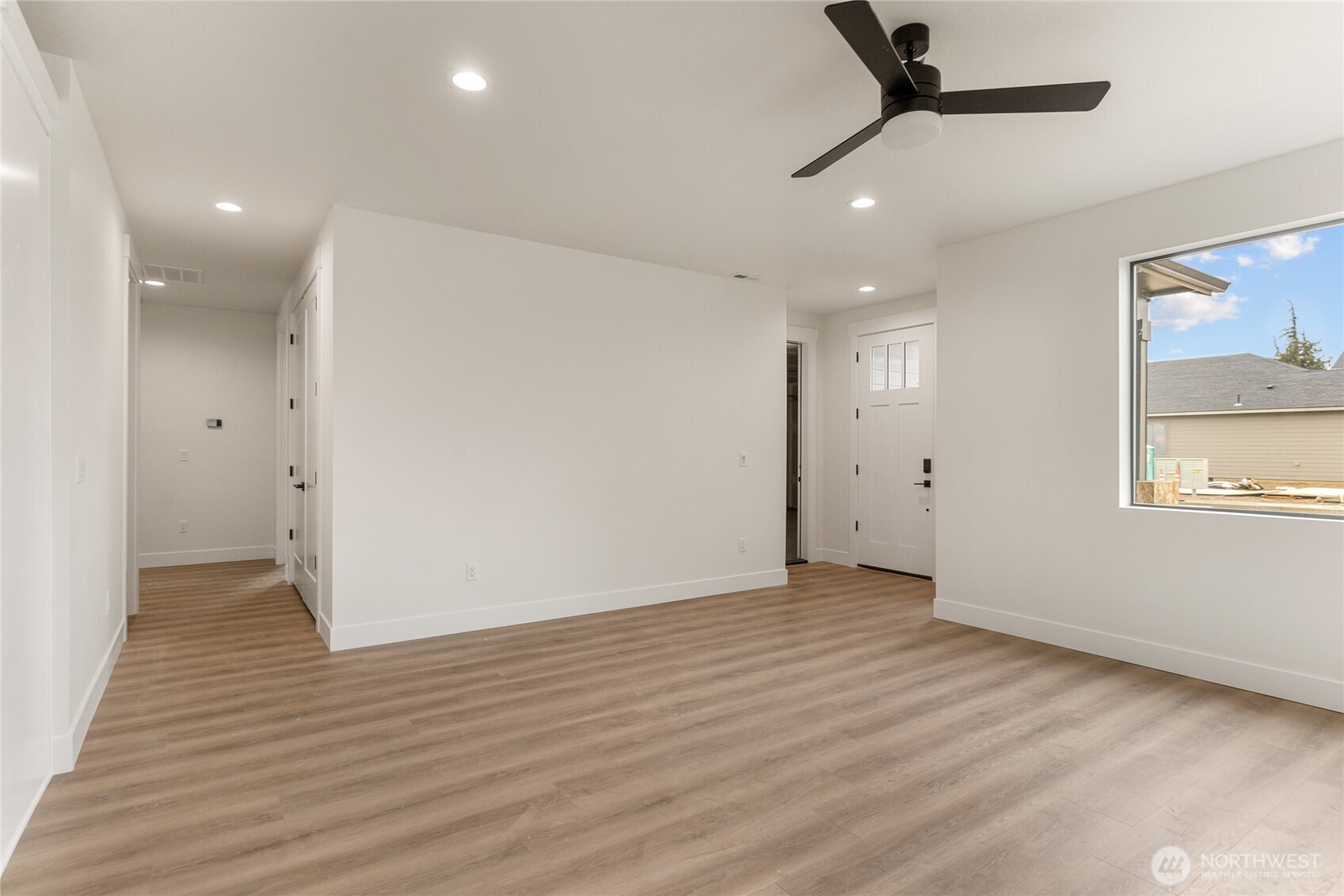 562 South Oasis Loop East Wenatchee, WA 98802 - Photo 8 of 25