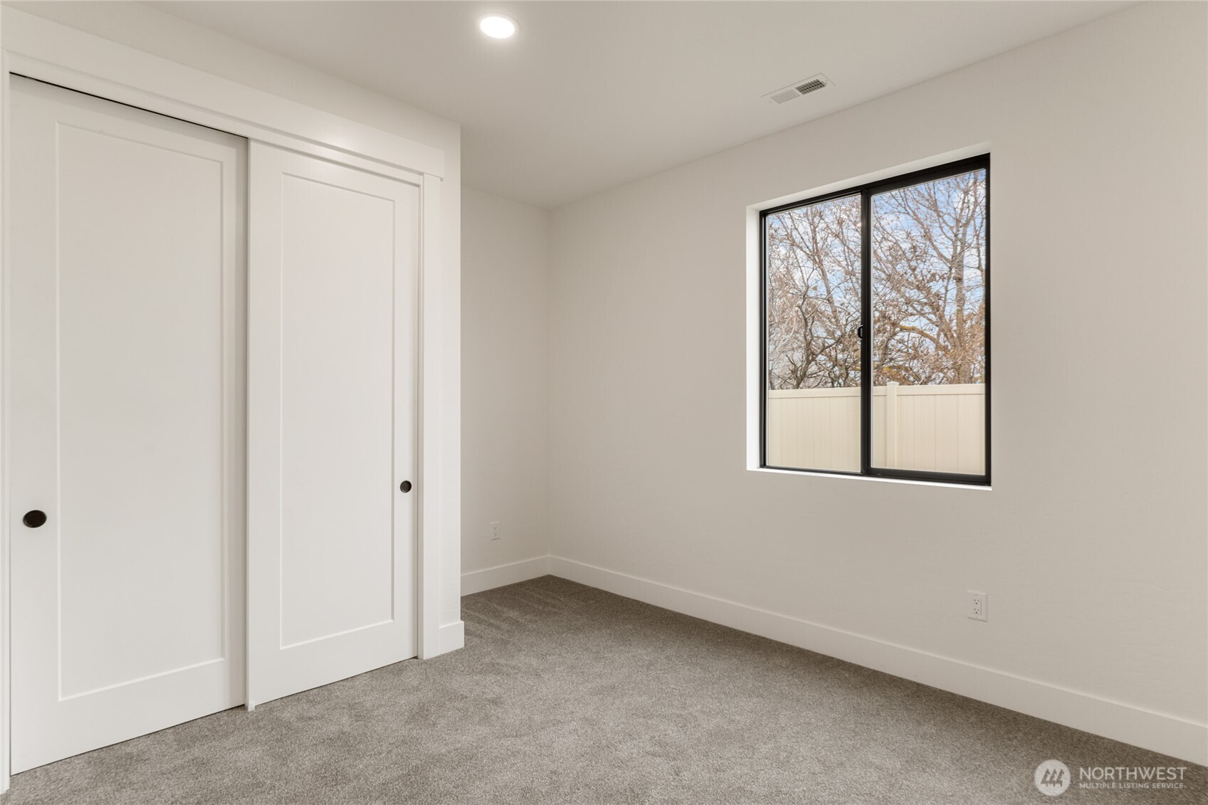 562 South Oasis Loop East Wenatchee, WA 98802 - Photo 10 of 25