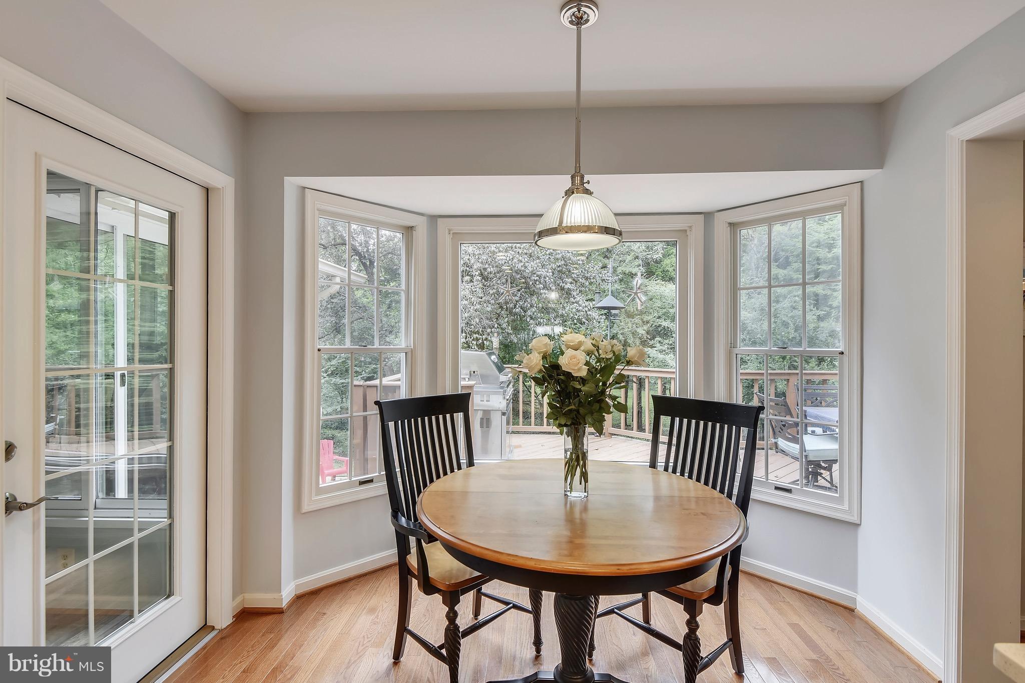 301 Canterfield Road Annapolis, MD 21403 - Photo 12 of 29 Lovely eat in kitchen overlooking yard