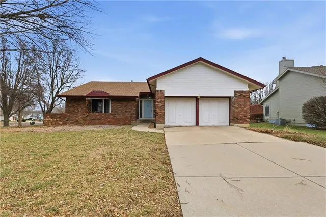 $385,000 | 15801 Dearborn Street, Overland Park, KS 66223