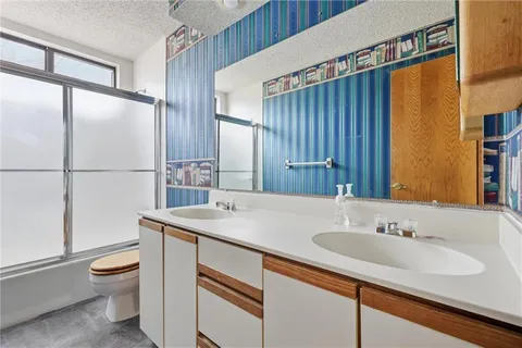 $385,000 | 15801 Dearborn Street, Overland Park, KS 66223