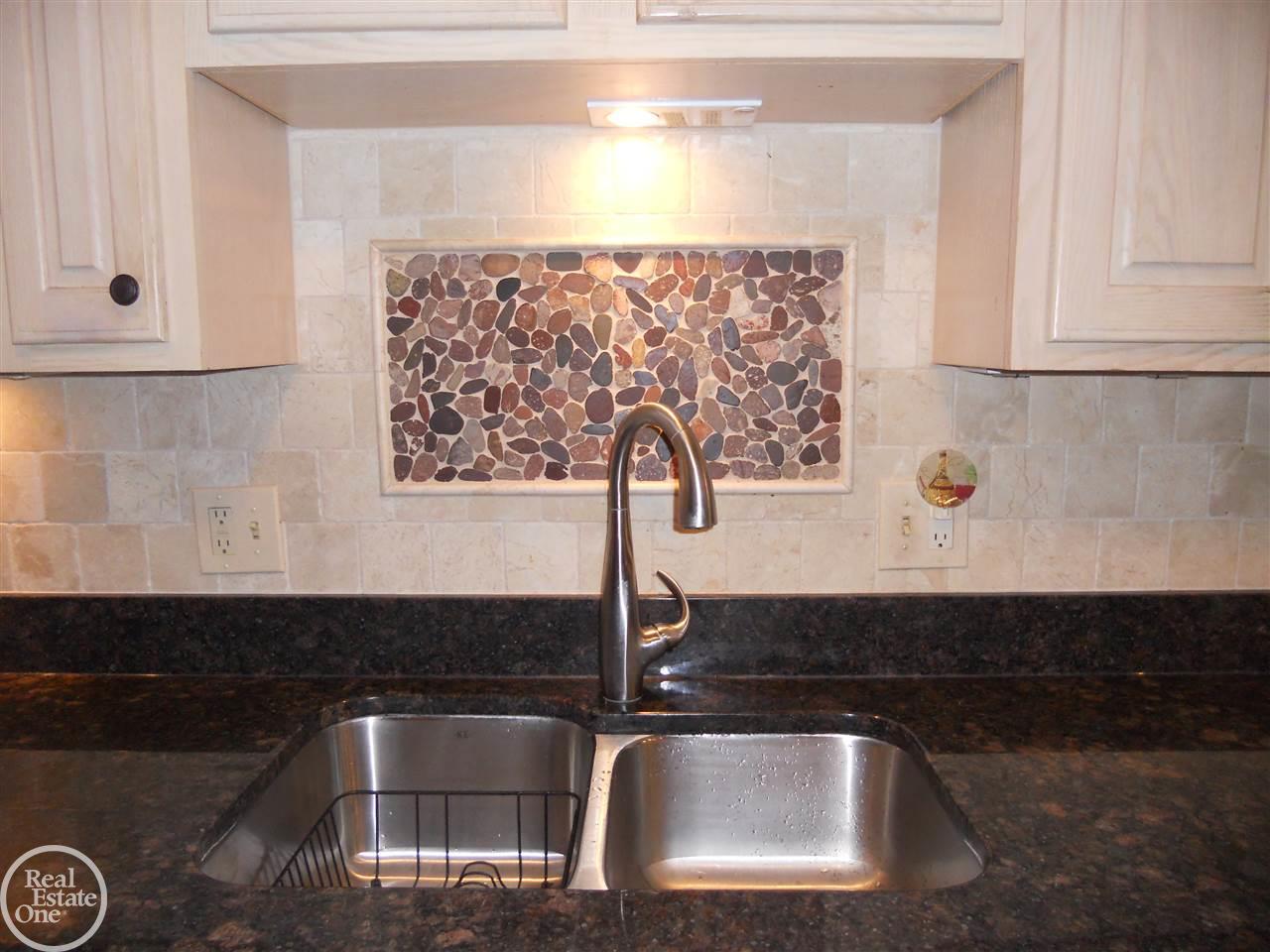 966 Golfview Court Rochester Hills, MI 48307 - Photo 13 of 35
