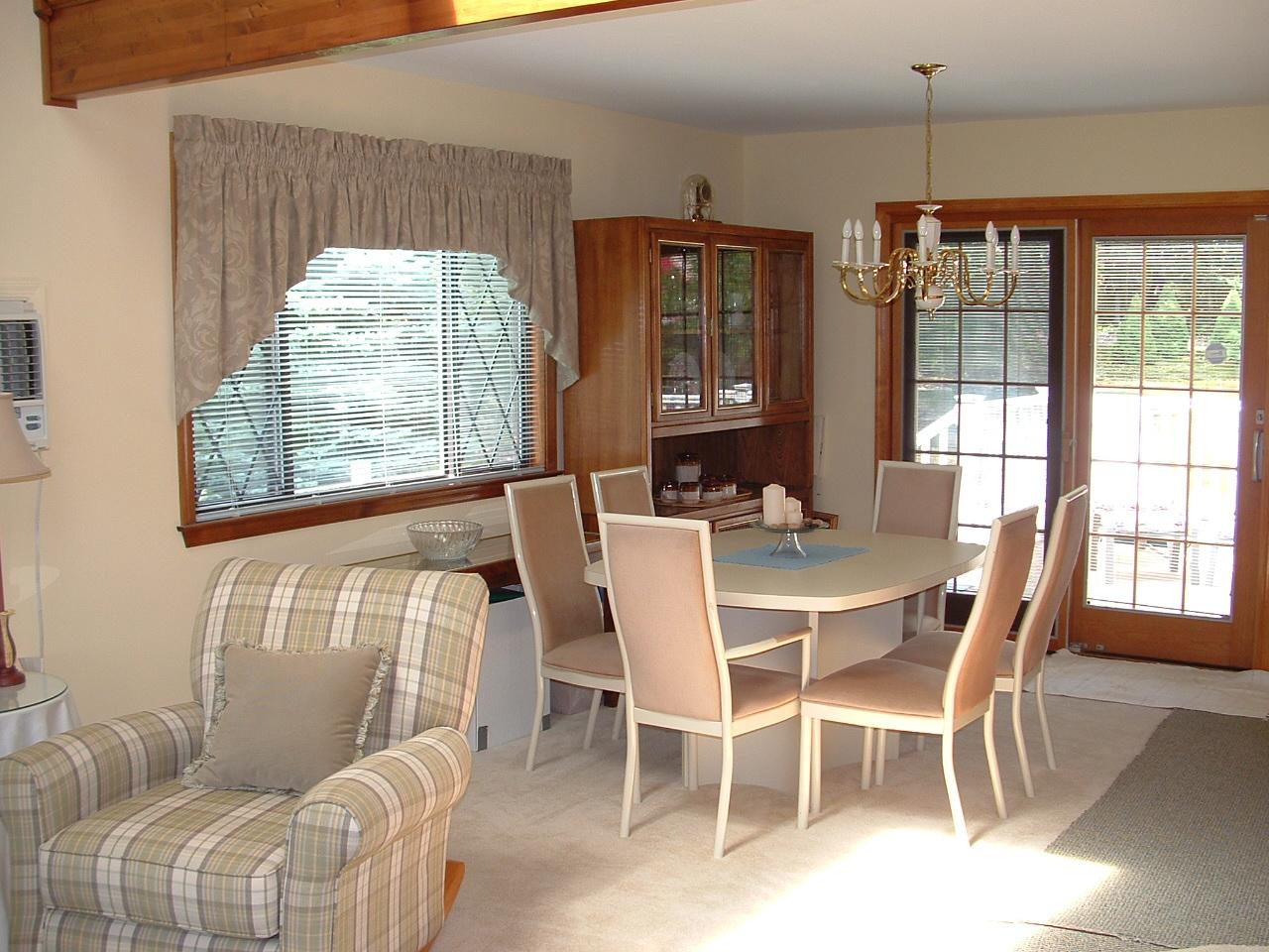 347 Village Road Effort, PA 18330 - Photo 4 of 16 Dining Room