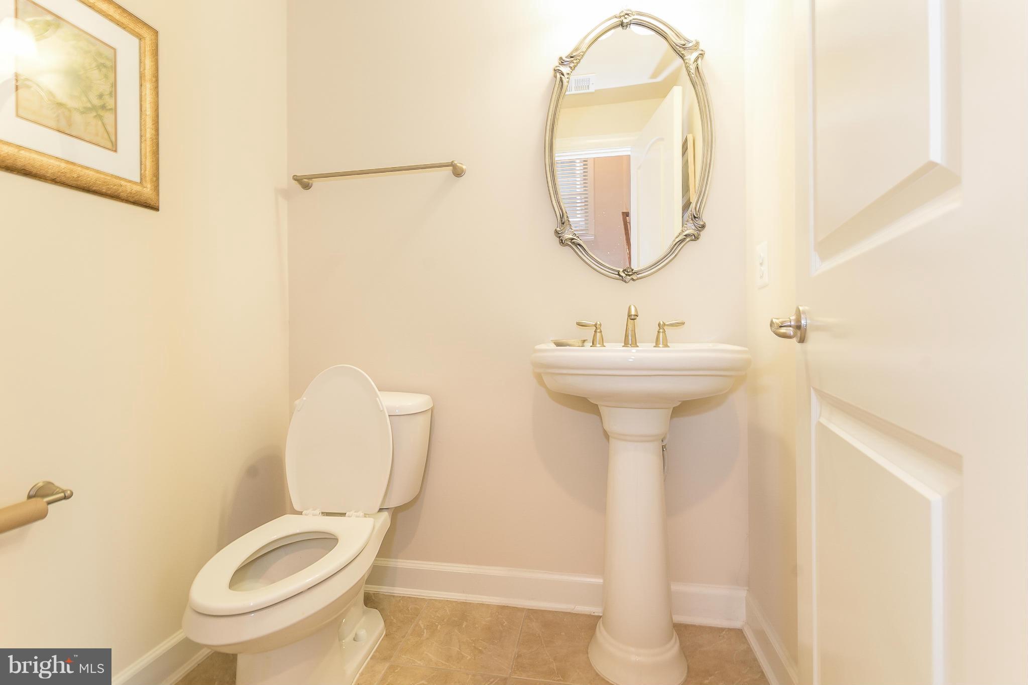 513 Watkins Mill Road Gaithersburg, MD 20878 - Photo 19 of 23 Bath