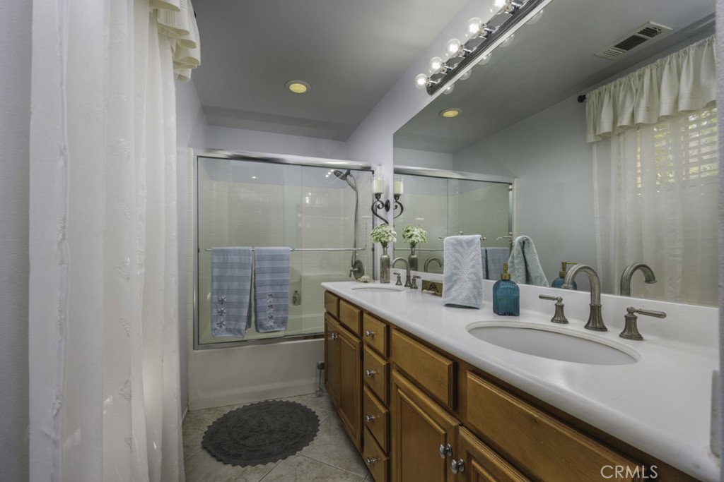 80 Three Vines Court Ladera Ranch, CA 92694 - Photo 13 of 29 Primary bathroom