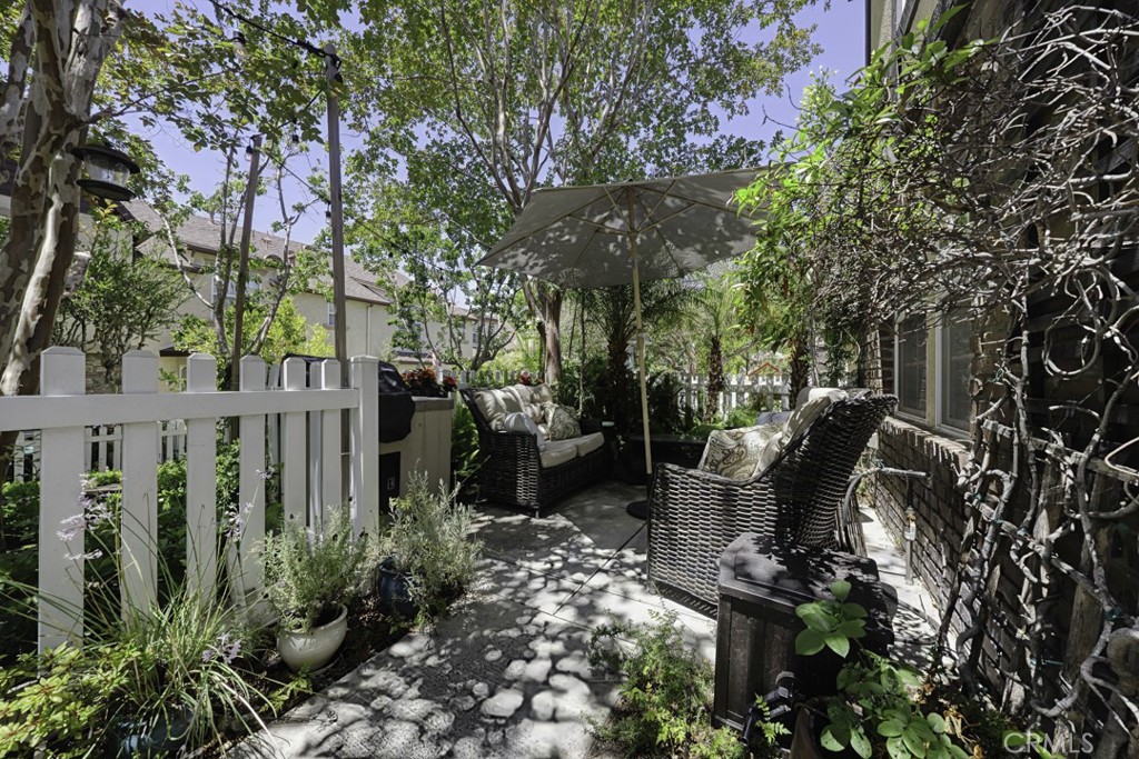 80 Three Vines Court Ladera Ranch, CA 92694 - Photo 20 of 29 The walk street