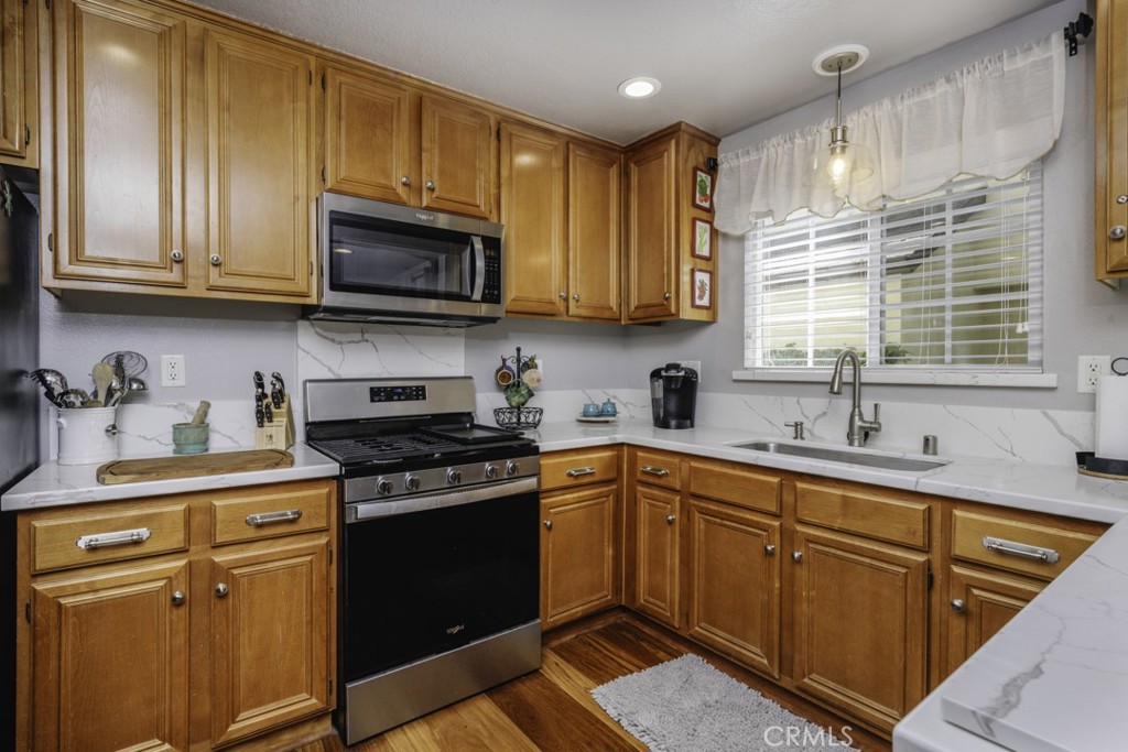 80 Three Vines Court Ladera Ranch, CA 92694 - Photo 8 of 29 Kitchen