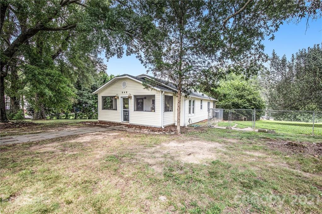 945 Cold Springs Road Concord, NC 28025 - Photo 4 of 31 Gallery Image 4