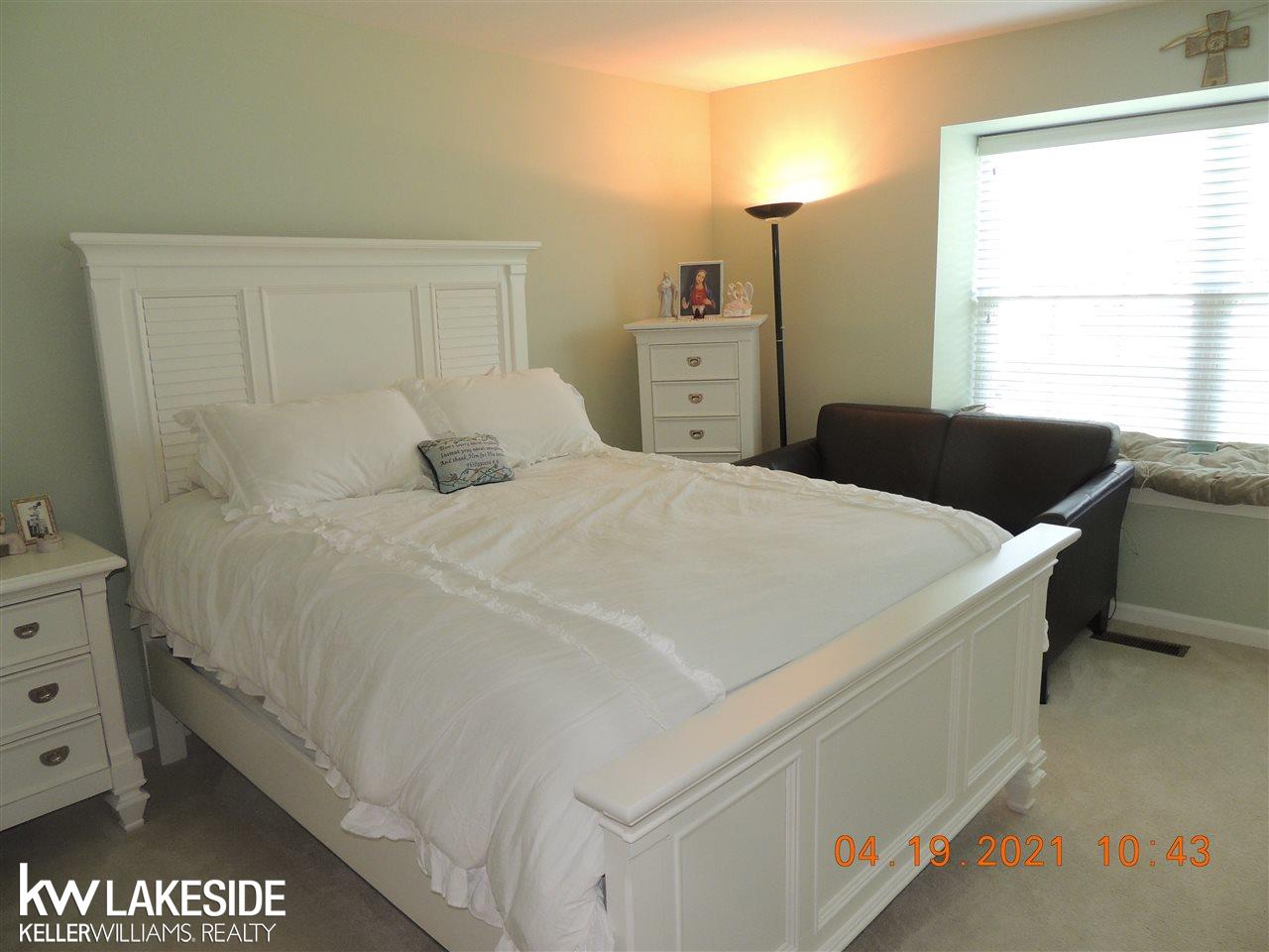 1675 Huntington Park, Unit B Rochester Hills, MI 48309 - Photo 18 of 42