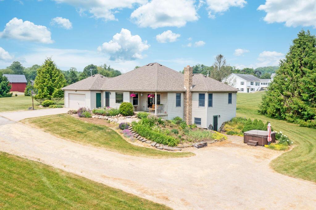 1707 Lexington Ontario Road Mansfield, OH 44904 - Photo 3 of 81 1707LexingtonOntarioRoadExt_Hommati102(2
