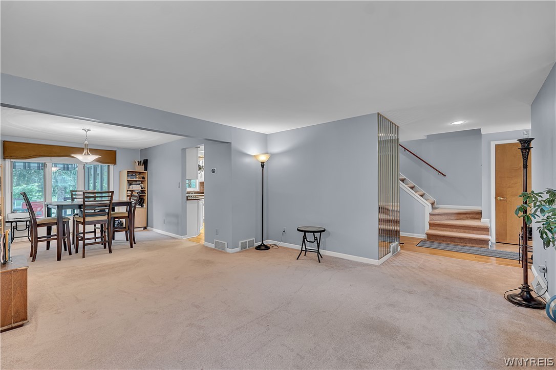341 Rambling Road Amherst, NY 14051 - Photo 8 of 37
