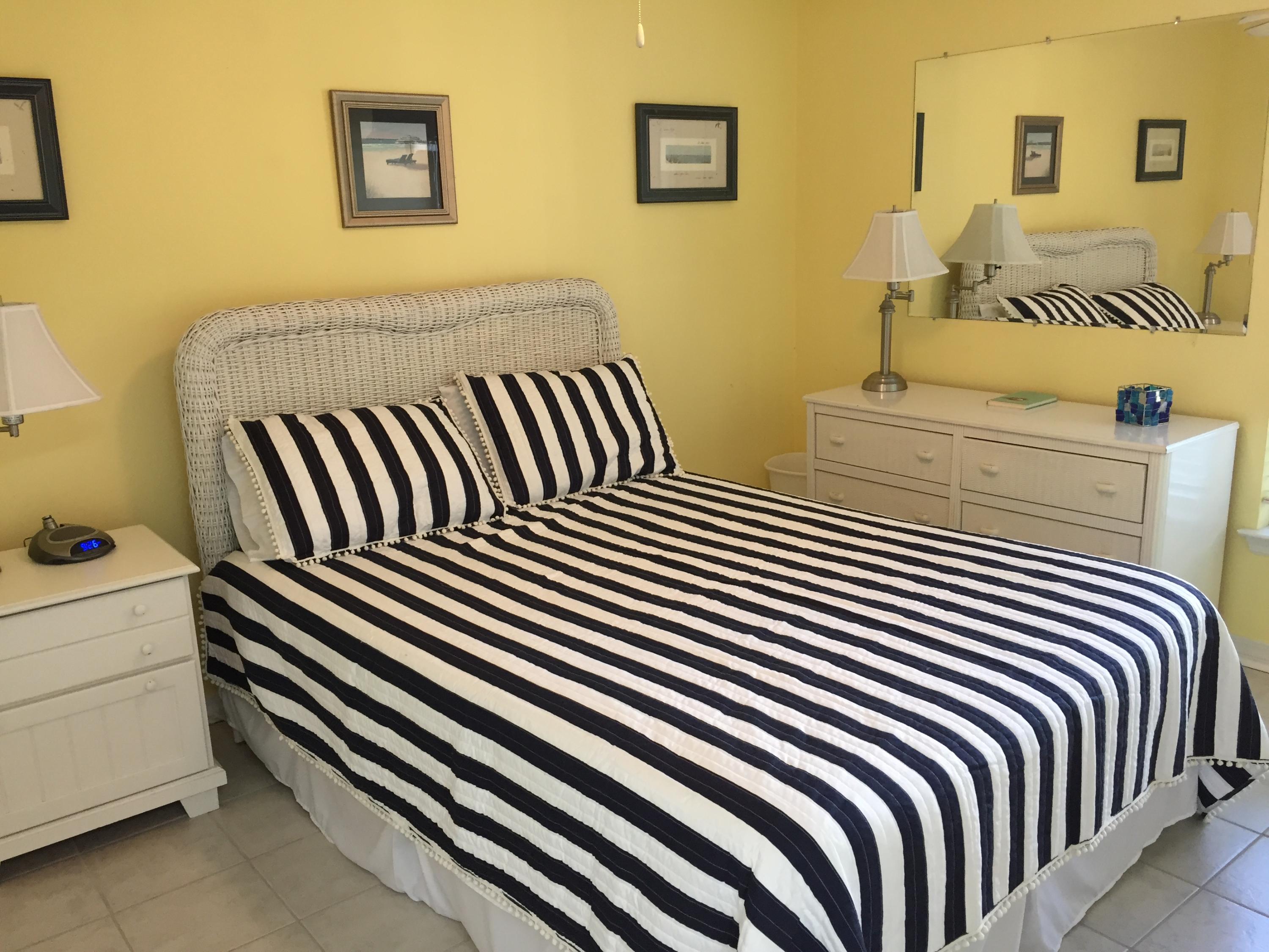 82 Sugar Sand Lane, Unit C1 Santa Rosa Beach, FL 32459 - Photo 5 of 13 a bedroom with a bed and a desk