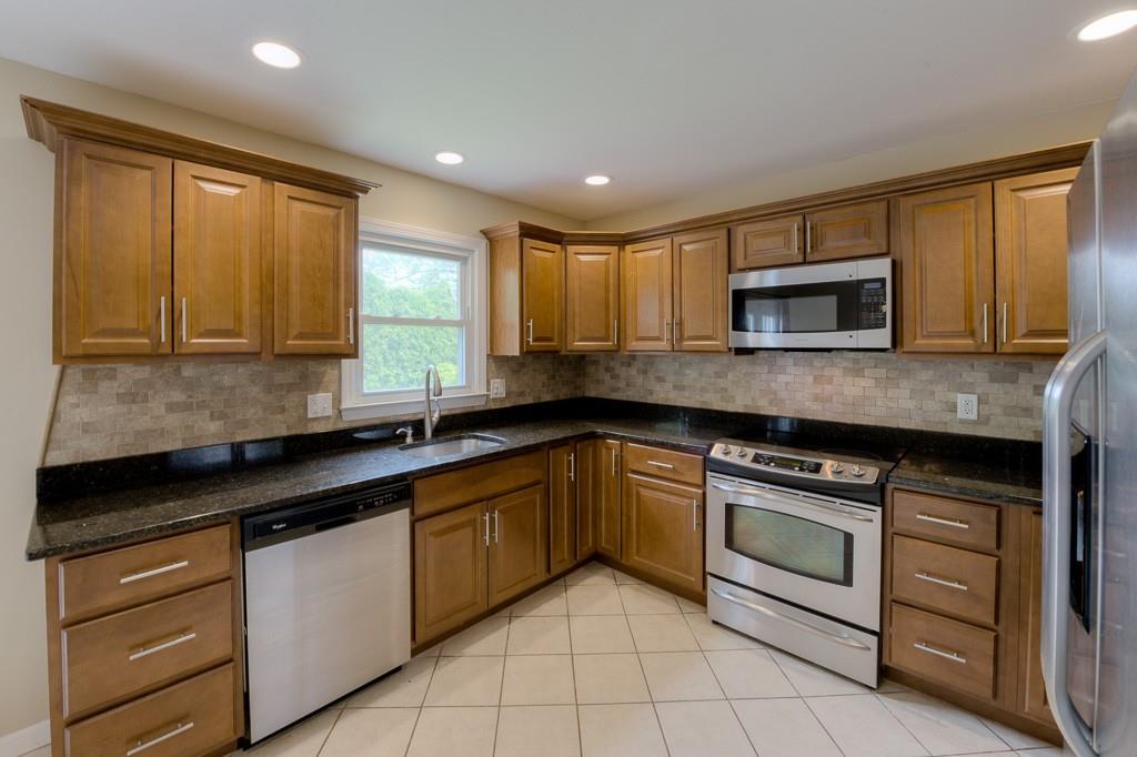 89 Paulding Road Ludlow, MA 01056 - Photo 3 of 38 Gallery Image 3