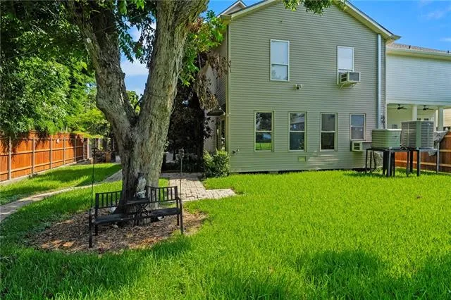 $725,000 | 338 Hay Place, New Orleans, LA 70124