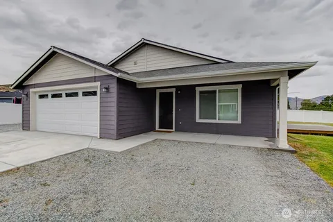 $599,900 | 27 Jonagold Lane, Manson, WA 98831