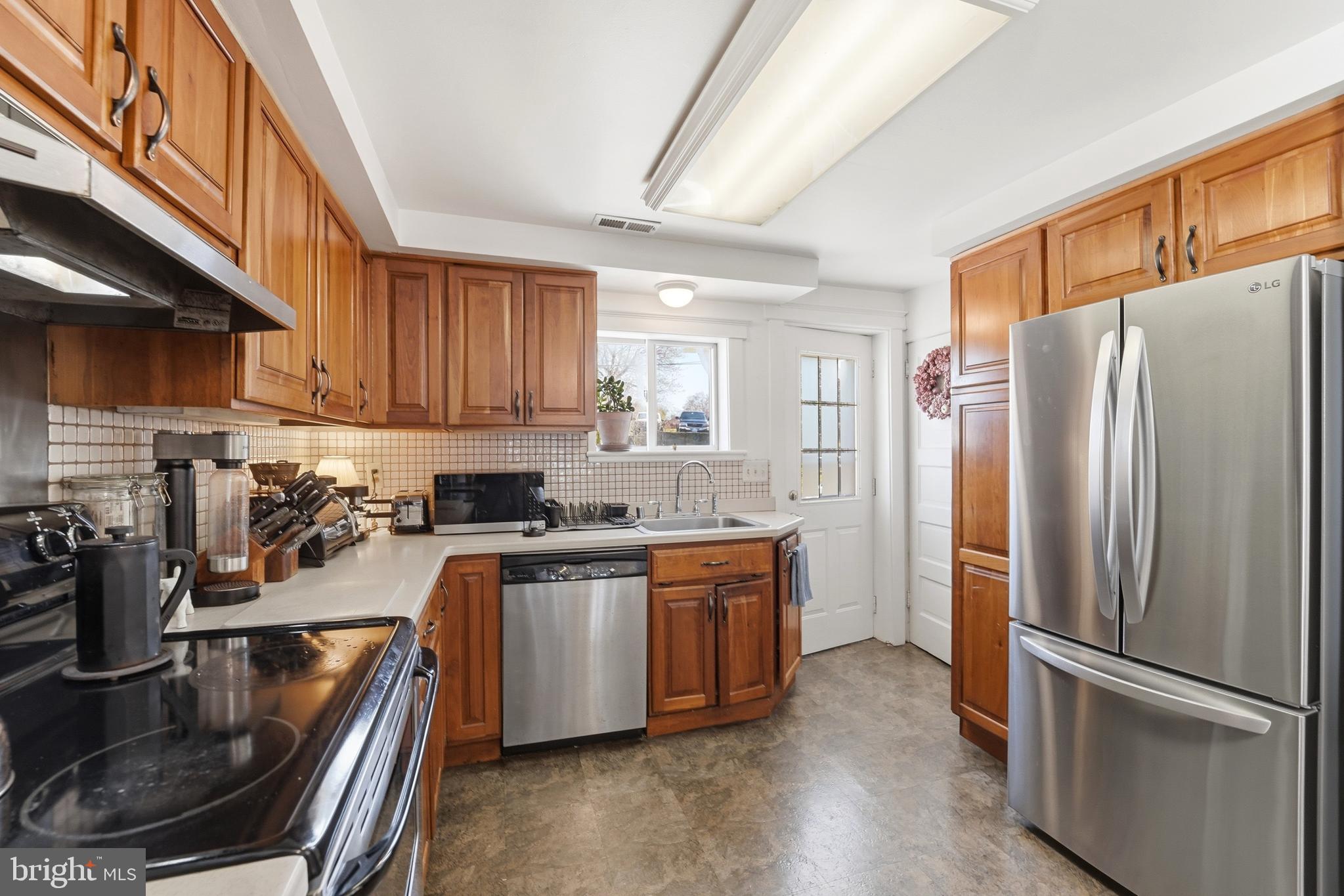 2200 Poplar Road Essex, MD 21221 - Photo 5 of 34