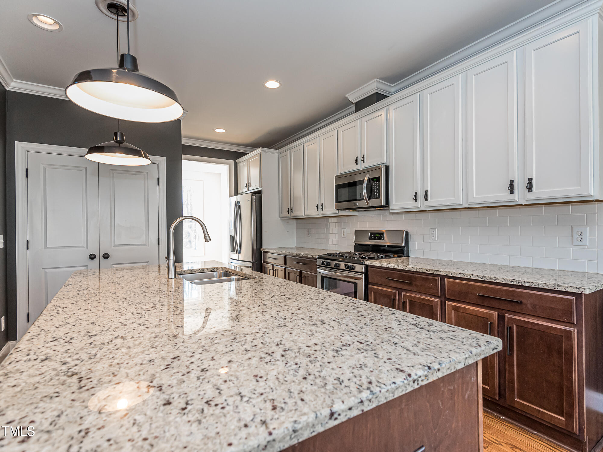 5347 Cypress Lane Raleigh, NC 27609 - Photo 4 of 57 InTrust_Realty_Lee_5347_Cypress-7070