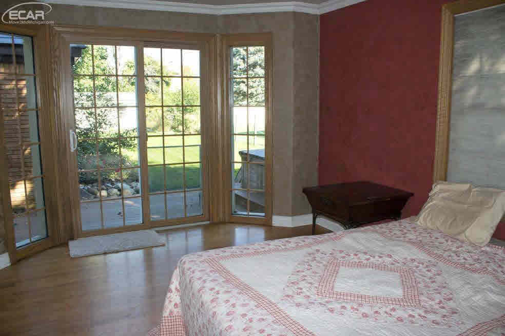 1359 Flushing Road Flushing, MI 48433 - Photo 12 of 58 21318253-11.JPG