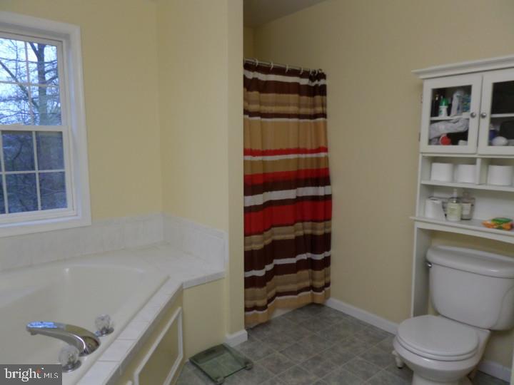 1039 Union Square Road Nottingham, PA 19362 - Photo 17 of 25 Master Bathroom