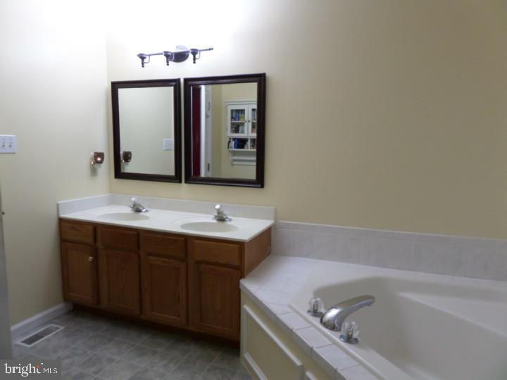 1039 Union Square Road Nottingham, PA 19362 - Photo 18 of 25 Master Bathroom