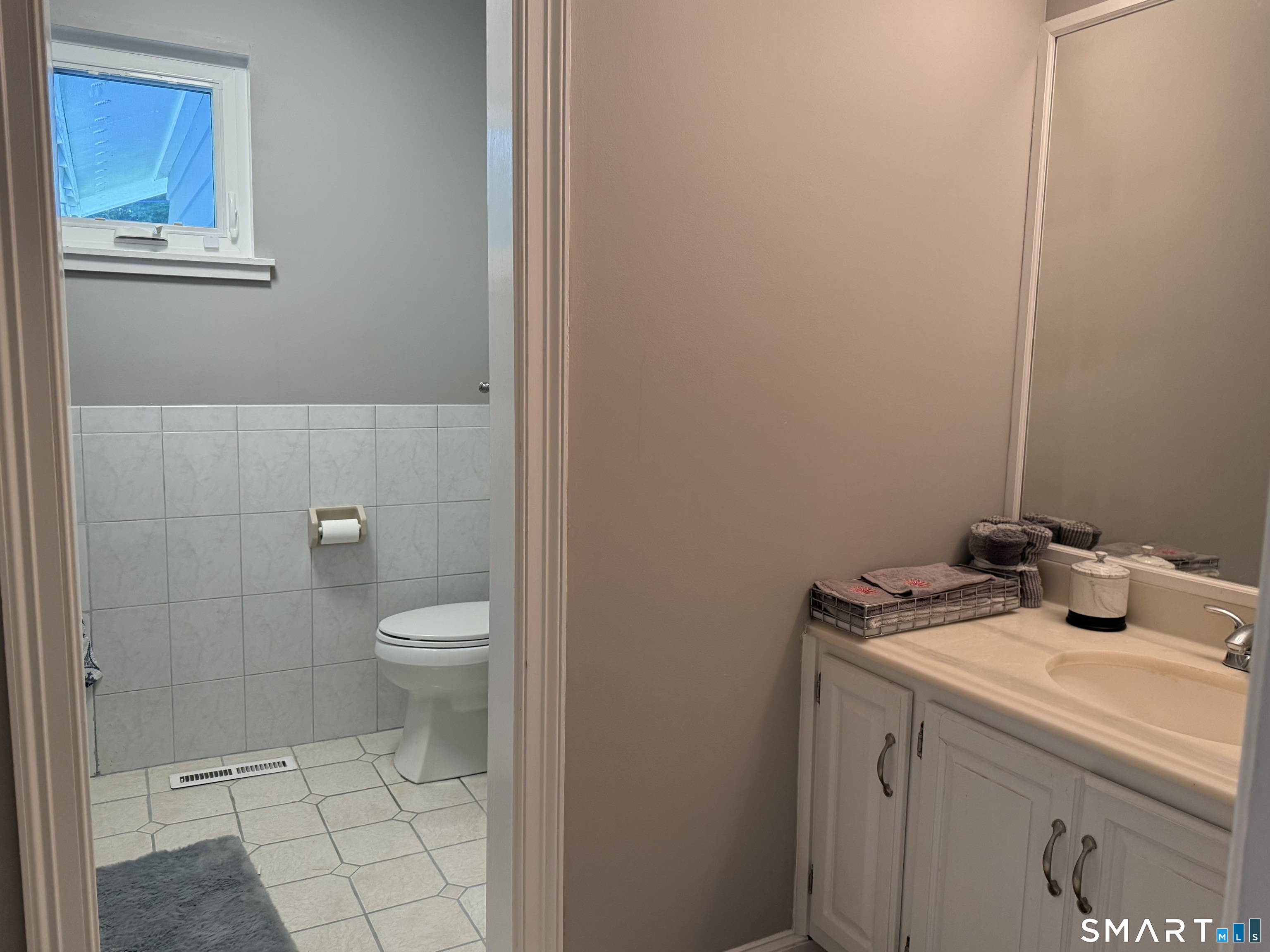 8 Signal Hill Road Brookfield, CT 06804 - Photo 7 of 18 Gallery Image 7