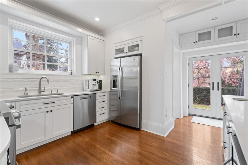 6649 Kinsman Road Pittsburgh, PA 15217 - Photo 9 of 37 All stainless appliances and professional grade gas stove will please the cook!