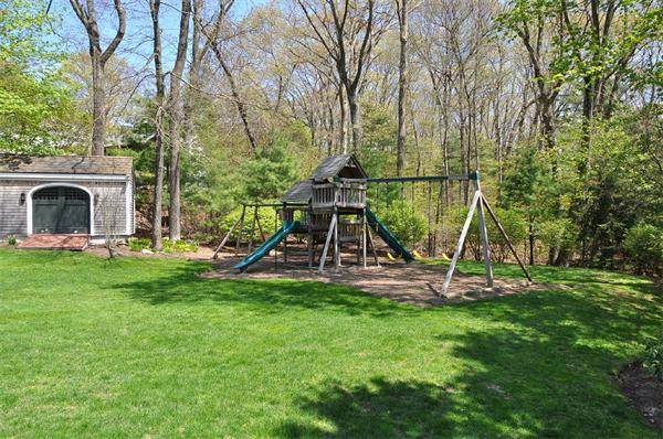 56 Seaward Road Wellesley, MA 02481 - Photo 7 of 30