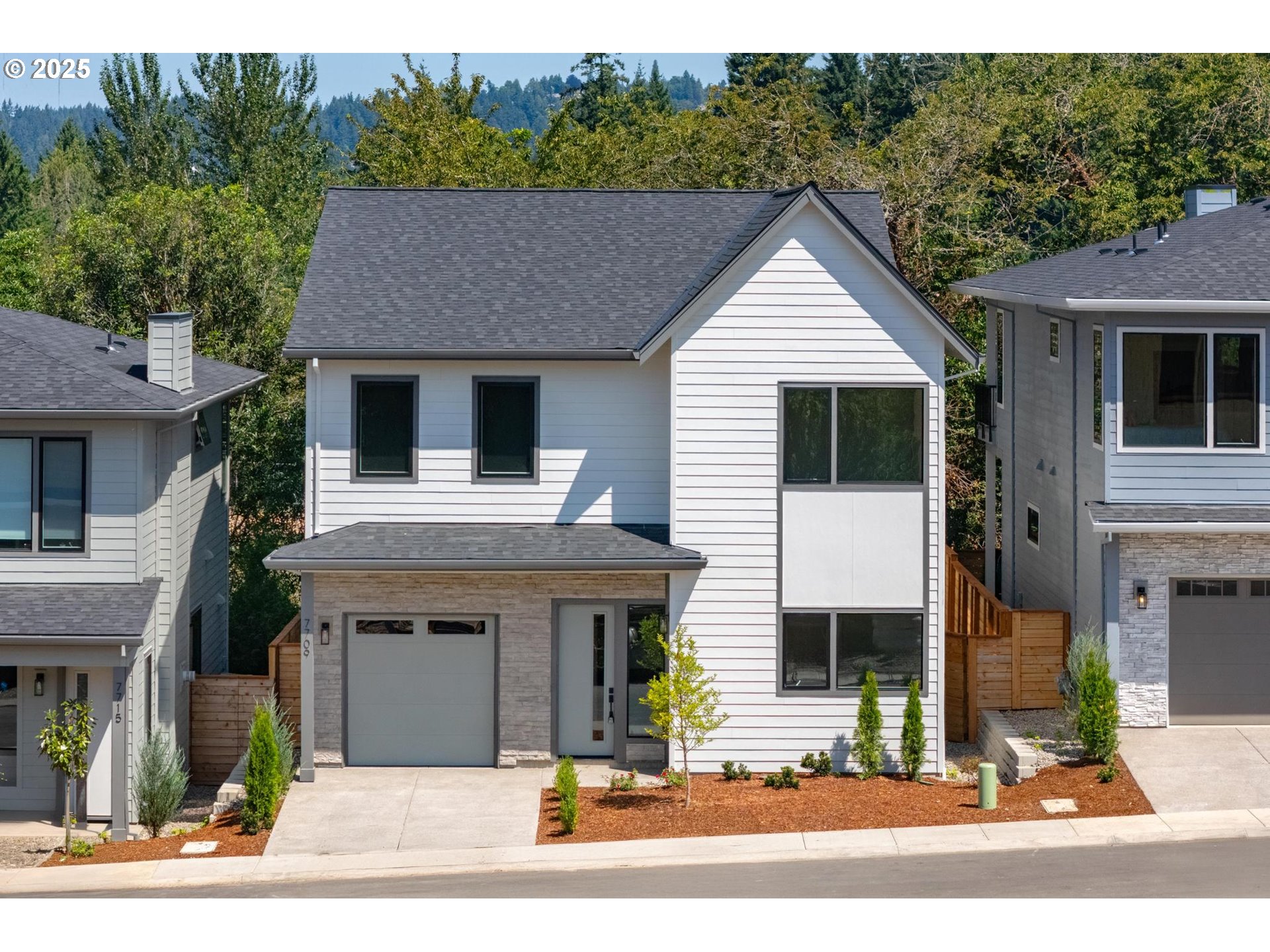 7733 Southwest 42nd Avenue Portland, OR 97219 - Photo 1 of 44