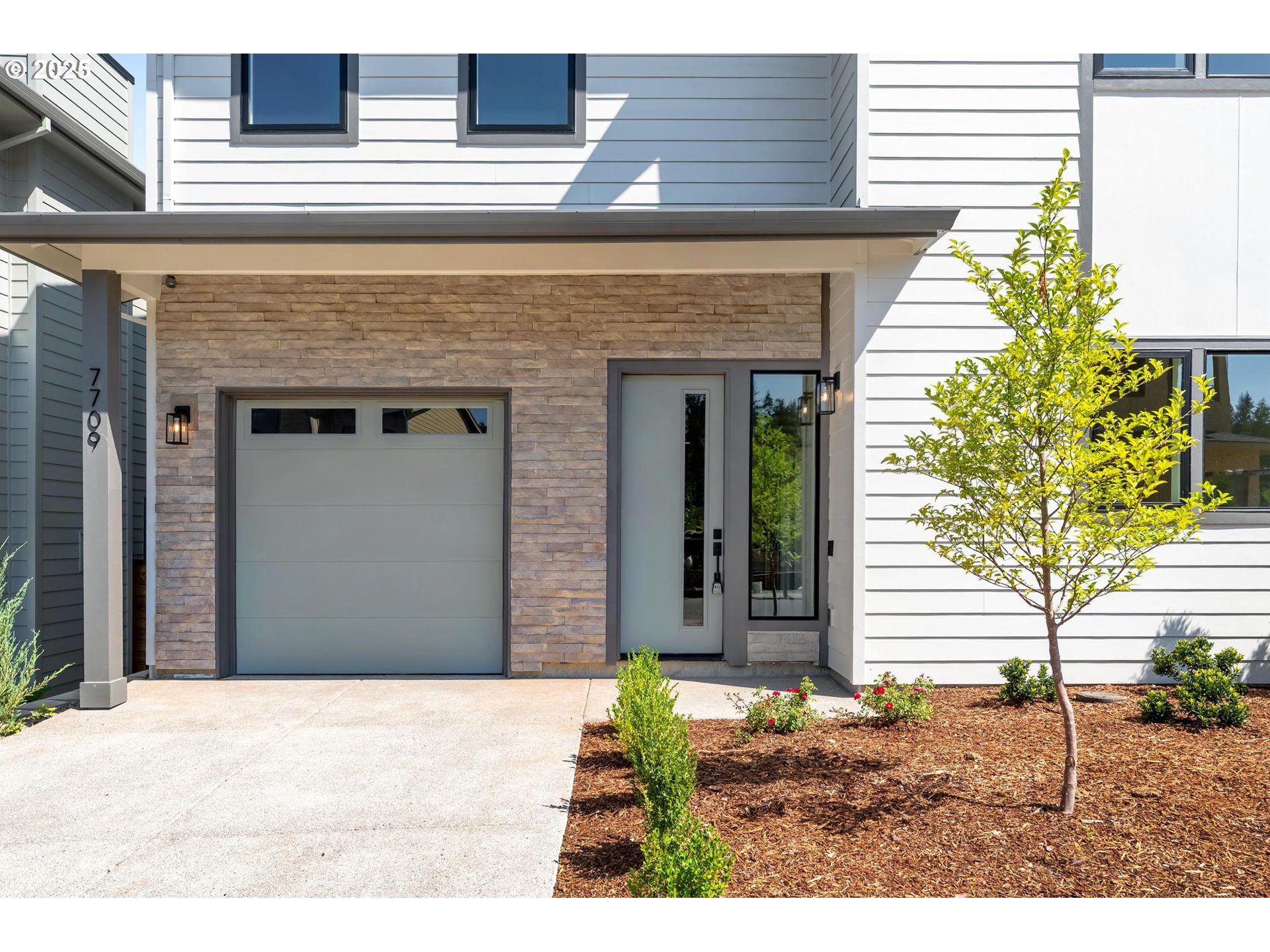 7733 Southwest 42nd Avenue Portland, OR 97219 - Photo 36 of 44